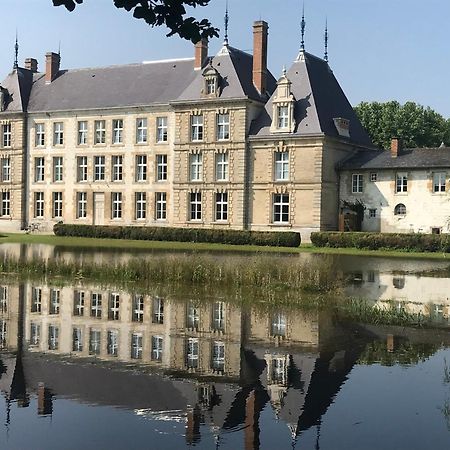 Chateau De Vitry-La-Ville Exterior foto