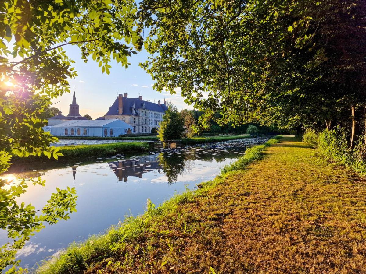 Chateau De Vitry-La-Ville Exterior foto